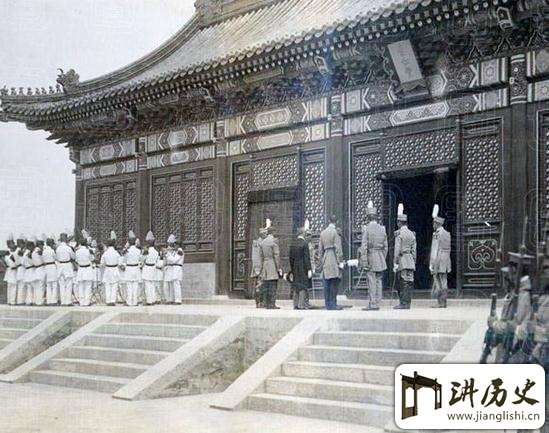 解读袁世凯的军事生涯:从能臣到军阀的政治之路