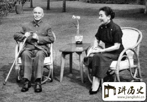 蒋介石三次下野:竟使他成为民国最有权力的人!