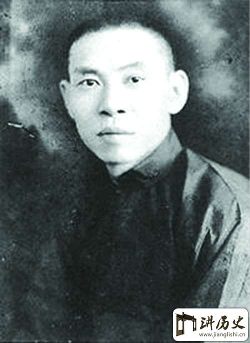 青帮大头目杜月笙在抗战中作出的贡献有多大?