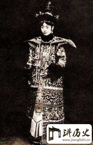 紫禁城里的帝王生活:末代皇帝溥仪大婚始末