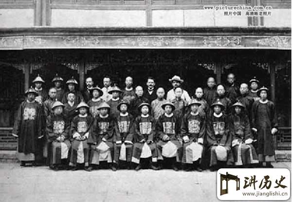 解密:袁世凯最终因何不得不放弃“共和立宪”?