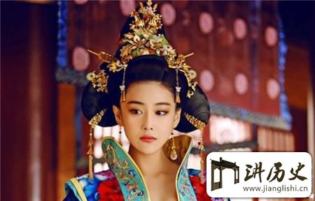 <rb>女</rb><rt>nǚ</rt><rb>皇</rb><rt>huáng</rt><rb>武</rb><rt>wǔ</rt><rb>则</rb><rt>zé</rt><rb>天</rb><rt>tiān</rt><rb>从</rb><rt>cóng</rt><rb>猫</rb><rt>māo</rt><rb>痴</rb><rt>chī</rt><rb>到</rb><rt>dào</rt><rb>怕</rb><rt>pà</rt><rb>猫</rb><rt>māo</rt><rb>到</rb><rt>dào</rt><rb>底</rb><rt>dǐ</rt><rb>经</rb><rt>jīng</rt><rb>历</rb><rt>lì</rt><rb>了</rb><rt>le</rt><rb>些</rb><rt>xiē</rt><rb>什</rb><rt>shí</rt><rb>么</rb><rt>me</rt>?