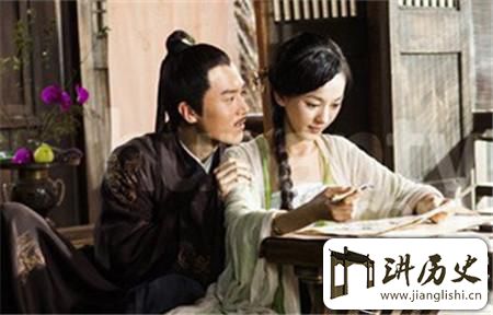 <rb>揭</rb><rt>jiē</rt><rb>秘</rb><rt>mì</rt><rb>古</rb><rt>gǔ</rt><rb>代</rb><rt>dài</rt><rb>诗</rb><rt>shī</rt><rb>人</rb><rt>rén</rt><rb>风</rb><rt>fēng</rt><rb>流</rb><rt>liú</rt><rb>事</rb><rt>shì</rt>:<rb>李</rb><rt>lǐ</rt><rb>白</rb><rt>bái</rt><rb>放</rb><rt>fàng</rt><rb>浪</rb><rt>làng</rt><rb>形</rb><rt>xíng</rt><rb>骸</rb><rt>hái</rt><rb>玩</rb><rt>wán</rt><rb>双</rb><rt>shuāng</rt><rb>飞</rb><rt>fēi</rt>