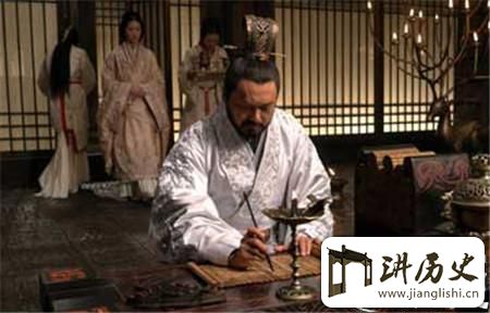 <rb>三</rb><rt>sān</rt><rb>国</rb><rt>guó</rt><rb>秘</rb><rt>mì</rt><rb>闻</rb><rt>wén</rt>:<rb>曹</rb><rt>cáo</rt><rb>操</rb><rt>cāo</rt><rb>因</rb><rt>yīn</rt><rb>强</rb><rt>qiáng</rt><rb>占</rb><rt>zhàn</rt><rb>寡</rb><rt>guǎ</rt><rb>妇</rb><rt>fù</rt><rb>而</rb><rt>ér</rt><rb>痛</rb><rt>tòng</rt><rb>失</rb><rt>shī</rt><rb>爱</rb><rt>ài</rt><rb>子</rb><rt>zǐ</rt><rb>和</rb><rt>hé</rt><rb>典</rb><rt>diǎn</rt><rb>韦</rb><rt>wéi</rt>?