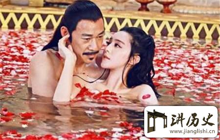 <rb>武</rb><rt>wǔ</rt><rb>则</rb><rt>zé</rt><rb>天</rb><rt>tiān</rt><rb>嫁</rb><rt>jià</rt><rb>给</rb><rt>gěi</rt><rb>李</rb><rt>lǐ</rt><rb>世</rb><rt>shì</rt><rb>民</rb><rt>mín</rt><rb>十</rb><rt>shí</rt><rb>三</rb><rt>sān</rt><rb>年</rb><rt>nián</rt><rb>为</rb><rt>wéi</rt><rb>何</rb><rt>hé</rt><rb>没</rb><rt>méi</rt><rb>有</rb><rt>yǒu</rt><rb>留</rb><rt>liú</rt><rb>下</rb><rt>xià</rt><rb>一</rb><rt>yī</rt><rb>儿</rb><rt>ér</rt><rb>半</rb><rt>bàn</rt><rb>女</rb><rt>nǚ</rt>