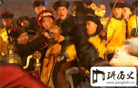 <rb>光</rb><rt>guāng</rt><rb>绪</rb><rt>xù</rt><rb>为</rb><rt>wéi</rt><rb>何</rb><rt>hé</rt><rb>成</rb><rt>chéng</rt><rb>了</rb><rt>le</rt><rb>最</rb><rt>zuì</rt><rb>苦</rb><rt>kǔ</rt><rb>命</rb><rt>mìng</rt><rb>皇</rb><rt>huáng</rt><rb>帝</rb><rt>dì</rt>?<rb>饿</rb><rt>è</rt><rb>得</rb><rt>dé</rt><rb>竟</rb><rt>jìng</rt><rb>然</rb><rt>rán</rt><rb>去</rb><rt>qù</rt><rb>偷</rb><rt>tōu</rt><rb>食</rb><rt>shí</rt><rb>物</rb><rt>wù</rt>