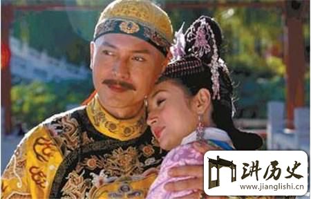 <rb>乾</rb><rt>qián</rt><rb>隆</rb><rt>lóng</rt><rb>为</rb><rt>wéi</rt><rb>何</rb><rt>hé</rt><rb>至</rb><rt>zhì</rt><rb>始</rb><rt>shǐ</rt><rb>至</rb><rt>zhì</rt><rb>终</rb><rt>zhōng</rt><rb>都</rb><rt>dōu</rt><rb>得</rb><rt>dé</rt><rb>不</rb><rt>bú</rt><rb>到</rb><rt>dào</rt><rb>一</rb><rt>yī</rt><rb>个</rb><rt>gè</rt><rb>女</rb><rt>nǚ</rt><rb>人</rb><rt>rén</rt><rb>的</rb><rt>de</rt><rb>真</rb><rt>zhēn</rt><rb>心</rb><rt>xīn</rt>?