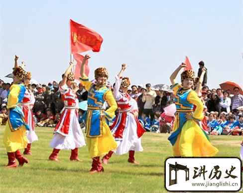 达斡尔族的衣服有什么特色达斡尔族的服饰