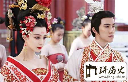 <rb>武</rb><rt>wǔ</rt><rb>则</rb><rt>zé</rt><rb>天</rb><rt>tiān</rt><rb>不</rb><rt>bú</rt><rb>仅</rb><rt>jǐn</rt><rb>墓</rb><rt>mù</rt><rb>碑</rb><rt>bēi</rt><rb>没</rb><rt>méi</rt><rb>有</rb><rt>yǒu</rt><rb>字</rb><rt>zì</rt><rb>守</rb><rt>shǒu</rt><rb>陵</rb><rt>líng</rt><rb>石</rb><rt>shí</rt><rb>像</rb><rt>xiàng</rt><rb>竟</rb><rt>jìng</rt><rb>然</rb><rt>rán</rt><rb>也</rb><rt>yě</rt><rb>都</rb><rt>dōu</rt><rb>无</rb><rt>wú</rt><rb>头</rb><rt>tóu</rt>?