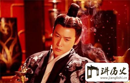 <rb>泰</rb><rt>tài</rt><rb>山</rb><rt>shān</rt><rb>一</rb><rt>yī</rt><rb>块</rb><rt>kuài</rt><rb>巨</rb><rt>jù</rt><rb>石</rb><rt>shí</rt><rb>自</rb><rt>zì</rt><rb>立</rb><rt>lì</rt><rb>起</rb><rt>qǐ</rt><rb>来</rb><rt>lái</rt><rb>枯</rb><rt>kū</rt><rb>柳</rb><rt>liǔ</rt><rb>重</rb><rt>zhòng</rt><rb>生</rb><rt>shēng</rt><rb>因</rb><rt>yīn</rt><rb>他</rb><rt>tā</rt><rb>汉</rb><rt>hàn</rt><rb>朝</rb><rt>cháo</rt><rb>才</rb><rt>cái</rt><rb>姓</rb><rt>xìng</rt><rb>刘</rb><rt>liú</rt>