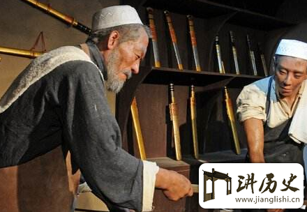 <rb>古</rb><rt>gǔ</rt><rb>人</rb><rt>rén</rt><rb>铸</rb><rt>zhù</rt><rb>剑</rb><rt>jiàn</rt><rb>为</rb><rt>wéi</rt><rb>何</rb><rt>hé</rt><rb>要</rb><rt>yào</rt><rb>用</rb><rt>yòng</rt><rb>活</rb><rt>huó</rt><rb>人</rb><rt>rén</rt><rb>祭</rb><rt>jì</rt><rb>炉</rb><rt>lú</rt><rb>探</rb><rt>tàn</rt><rb>其</rb><rt>qí</rt><rb>中</rb><rt>zhōng</rt><rb>不</rb><rt>bú</rt><rb>解</rb><rt>jiě</rt><rb>之</rb><rt>zhī</rt><rb>谜</rb><rt>mí</rt>