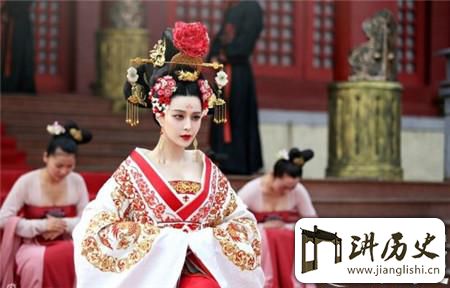 <rb>武</rb><rt>wǔ</rt><rb>则</rb><rt>zé</rt><rb>天</rb><rt>tiān</rt><rb>的</rb><rt>de</rt><rb>曾</rb><rt>céng</rt><rb>侄</rb><rt>zhí</rt><rb>孙</rb><rt>sūn</rt><rb>武</rb><rt>wǔ</rt><rb>元</rb><rt>yuán</rt><rb>衡</rb><rt>héng</rt><rb>当</rb><rt>dāng</rt><rb>街</rb><rt>jiē</rt><rb>被</rb><rt>bèi</rt><rb>杀</rb><rt>shā</rt><rb>凶</rb><rt>xiōng</rt><rb>手</rb><rt>shǒu</rt><rb>究</rb><rt>jiū</rt><rb>竟</rb><rt>jìng</rt><rb>是</rb><rt>shì</rt><rb>谁</rb><rt>shuí</rt>?