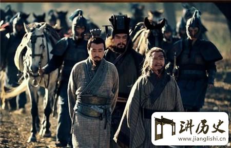 <rb>三</rb><rt>sān</rt><rb>国</rb><rt>guó</rt><rb>时</rb><rt>shí</rt><rb>期</rb><rt>qī</rt><rb>刘</rb><rt>liú</rt><rb>备</rb><rt>bèi</rt><rb>饱</rb><rt>bǎo</rt><rb>食</rb><rt>shí</rt>&</ruby><ruby>ldquo</ruby><ruby><rb>人</rb><rt>rén</rt><rb>肉</rb><rt>ròu</rt><rb>宴</rb><rt>yàn</rt>&</ruby><ruby>rdquo</ruby><ruby><rb>曹</rb><rt>cáo</rt><rb>操</rb><rt>cāo</rt><rb>赏</rb><rt>shǎng</rt><rb>凶</rb><rt>xiōng</rt><rb>犯</rb><rt>fàn</rt><rb>黄</rb><rt>huáng</rt><rb>金</rb><rt>jīn</rt><rb>百</rb><rt>bǎi</rt><rb>两</rb><rt>liǎng</rt>