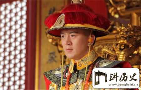 <rb>同</rb><rt>tóng</rt><rb>一</rb><rt>yī</rt><rb>天</rb><rt>tiān</rt><rb>嫁</rb><rt>jià</rt><rb>给</rb><rt>gěi</rt><rb>光</rb><rt>guāng</rt><rb>绪</rb><rt>xù</rt><rb>两</rb><rt>liǎng</rt><rb>个</rb><rt>gè</rt><rb>女</rb><rt>nǚ</rt><rb>人</rb><rt>rén</rt><rb>的</rb><rt>de</rt><rb>命</rb><rt>mìng</rt><rb>运</rb><rt>yùn</rt><rb>相</rb><rt>xiàng</rt><rb>差</rb><rt>chà</rt><rb>也</rb><rt>yě</rt><rb>太</rb><rt>tài</rt><rb>大</rb><rt>dà</rt><rb>了</rb><rt>le</rt>