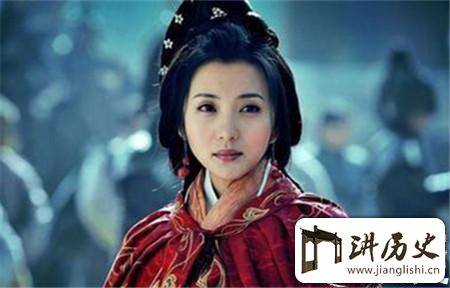<rb>探</rb><rt>tàn</rt><rb>秘</rb><rt>mì</rt><rb>曹</rb><rt>cáo</rt><rb>操</rb><rt>cāo</rt><rb>风</rb><rt>fēng</rt><rb>流</rb><rt>liú</rt><rb>情</rb><rt>qíng</rt><rb>史</rb><rt>shǐ</rt>:<rb>传</rb><rt>chuán</rt><rb>说</rb><rt>shuō</rt><rb>中</rb><rt>zhōng</rt><rb>曹</rb><rt>cáo</rt><rb>操</rb><rt>cāo</rt><rb>的</rb><rt>de</rt><rb>六</rb><rt>liù</rt><rb>大</rb><rt>dà</rt><rb>绯</rb><rt>fēi</rt><rb>闻</rb><rt>wén</rt><rb>女</rb><rt>nǚ</rt><rb>友</rb><rt>yǒu</rt>
