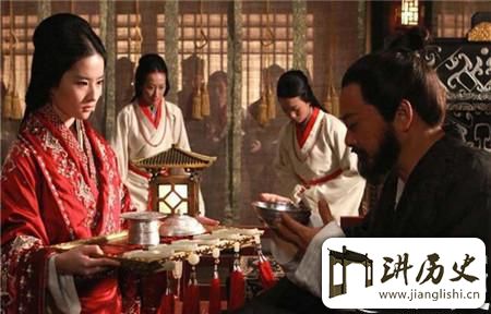 <rb>探</rb><rt>tàn</rt><rb>秘</rb><rt>mì</rt><rb>曹</rb><rt>cáo</rt><rb>操</rb><rt>cāo</rt><rb>风</rb><rt>fēng</rt><rb>流</rb><rt>liú</rt><rb>情</rb><rt>qíng</rt><rb>史</rb><rt>shǐ</rt>:<rb>传</rb><rt>chuán</rt><rb>说</rb><rt>shuō</rt><rb>中</rb><rt>zhōng</rt><rb>曹</rb><rt>cáo</rt><rb>操</rb><rt>cāo</rt><rb>的</rb><rt>de</rt><rb>六</rb><rt>liù</rt><rb>大</rb><rt>dà</rt><rb>绯</rb><rt>fēi</rt><rb>闻</rb><rt>wén</rt><rb>女</rb><rt>nǚ</rt><rb>友</rb><rt>yǒu</rt>