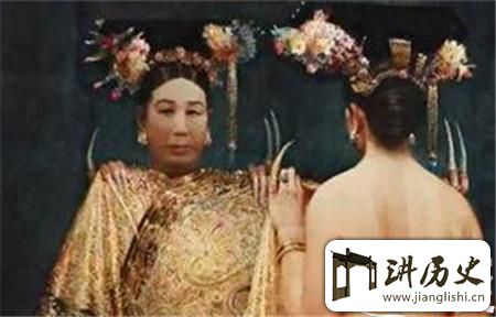 <rb>慈</rb><rt>cí</rt><rb>禧</rb><rt>xǐ</rt><rb>太</rb><rt>tài</rt><rb>后</rb><rt>hòu</rt><rb>洗</rb><rt>xǐ</rt><rb>澡</rb><rt>zǎo</rt><rb>手</rb><rt>shǒu</rt><rb>续</rb><rt>xù</rt><rb>繁</rb><rt>fán</rt><rb>琐</rb><rt>suǒ</rt><rb>耗</rb><rt>hào</rt><rb>费</rb><rt>fèi</rt><rb>巨</rb><rt>jù</rt><rb>大</rb><rt>dà</rt><rb>竟</rb><rt>jìng</rt><rb>用</rb><rt>yòng</rt>100<rb>条</rb><rt>tiáo</rt><rb>毛</rb><rt>máo</rt><rb>巾</rb><rt>jīn</rt>