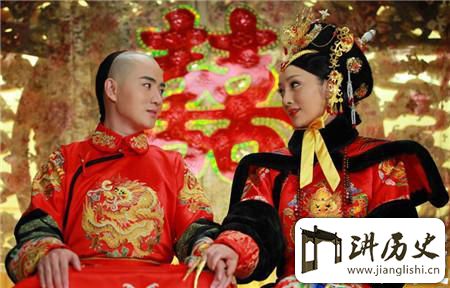 <rb>婉</rb><rt>wǎn</rt><rb>容</rb><rt>róng</rt><rb>皇</rb><rt>huáng</rt><rb>后</rb><rt>hòu</rt><rb>的</rb><rt>de</rt><rb>可</rb><rt>kě</rt><rb>悲</rb><rt>bēi</rt><rb>一</rb><rt>yī</rt><rb>生</rb><rt>shēng</rt><rb>得</rb><rt>dé</rt><rb>从</rb><rt>cóng</rt><rb>她</rb><rt>tā</rt><rb>晚</rb><rt>wǎn</rt><rb>上</rb><rt>shàng</rt><rb>睡</rb><rt>shuì</rt><rb>觉</rb><rt>jiào</rt><rb>不</rb><rt>bú</rt><rb>关</rb><rt>guān</rt><rb>门</rb><rt>mén</rt><rb>说</rb><rt>shuō</rt><rb>起</rb><rt>qǐ</rt>