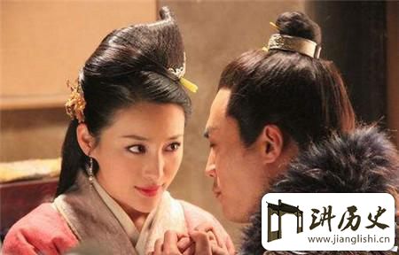 <rb>看</rb><rt>kàn</rt><rb>到</rb><rt>dào</rt><rb>潘</rb><rt>pān</rt><rb>金</rb><rt>jīn</rt><rb>莲</rb><rt>lián</rt><rb>后</rb><rt>hòu</rt><rb>让</rb><rt>ràng</rt><rb>西</rb><rt>xī</rt><rb>门</rb><rt>mén</rt><rb>庆</rb><rt>qìng</rt><rb>久</rb><rt>jiǔ</rt><rb>久</rb><rt>jiǔ</rt><rb>不</rb><rt>bú</rt><rb>能</rb><rt>néng</rt><rb>忘</rb><rt>wàng</rt><rb>怀</rb><rt>huái</rt><rb>的</rb><rt>de</rt><rb>是</rb><rt>shì</rt><rb>什</rb><rt>shí</rt><rb>么</rb><rt>me</rt>?