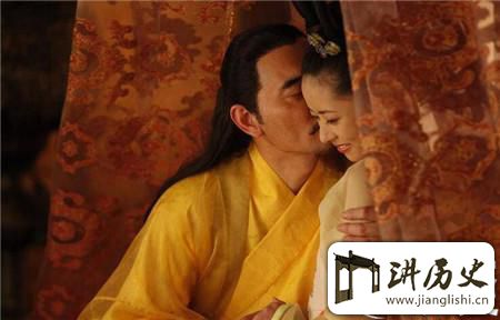<rb>野</rb><rt>yě</rt><rb>史</rb><rt>shǐ</rt><rb>解</rb><rt>jiě</rt><rb>密</rb><rt>mì</rt>:<rb>武</rb><rt>wǔ</rt><rb>则</rb><rt>zé</rt><rb>天</rb><rt>tiān</rt><rb>内</rb><rt>nèi</rt><rb>宠</rb><rt>chǒng</rt><rb>不</rb><rt>bú</rt><rb>少</rb><rt>shǎo</rt><rb>但</rb><rt>dàn</rt><rb>只</rb><rt>zhī</rt><rb>与</rb><rt>yǔ</rt><rb>一</rb><rt>yī</rt><rb>人</rb><rt>rén</rt><rb>是</rb><rt>shì</rt><rb>真</rb><rt>zhēn</rt><rb>爱</rb><rt>ài</rt>