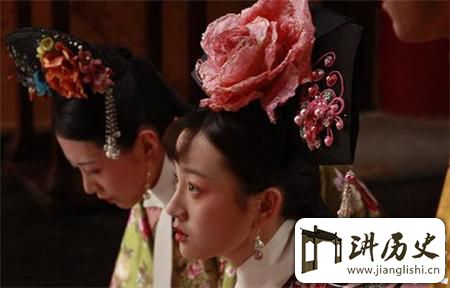 <rb>珍</rb><rt>zhēn</rt><rb>妃</rb><rt>fēi</rt><rb>不</rb><rt>bú</rt><rb>孕</rb><rt>yùn</rt><rb>是</rb><rt>shì</rt><rb>因</rb><rt>yīn</rt><rb>慈</rb><rt>cí</rt><rb>禧</rb><rt>xǐ</rt><rb>要</rb><rt>yào</rt><rb>帮</rb><rt>bāng</rt><rb>太</rb><rt>tài</rt><rb>监</rb><rt>jiān</rt><rb>报</rb><rt>bào</rt><rb>仇</rb><rt>chóu</rt><rb>惩</rb><rt>chéng</rt><rb>罚</rb><rt>fá</rt><rb>令</rb><rt>lìng</rt><rb>她</rb><rt>tā</rt><rb>羞</rb><rt>xiū</rt><rb>耻</rb><rt>chǐ</rt><rb>不</rb><rt>bú</rt><rb>堪</rb><rt>kān</rt>