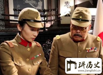 <rb>清</rb><rt>qīng</rt><rb>末</rb><rt>mò</rt><rb>日</rb><rt>rì</rt><rb>本</rb><rt>běn</rt><rb>间</rb><rt>jiān</rt><rb>谍</rb><rt>dié</rt><rb>曾</rb><rt>céng</rt><rb>以</rb><rt>yǐ</rt><rb>开</rb><rt>kāi</rt><rb>设</rb><rt>shè</rt><rb>书</rb><rt>shū</rt><rb>店</rb><rt>diàn</rt><rb>为</rb><rt>wéi</rt><rb>掩</rb><rt>yǎn</rt><rb>护</rb><rt>hù</rt><rb>从</rb><rt>cóng</rt><rb>事</rb><rt>shì</rt><rb>情</rb><rt>qíng</rt><rb>报</rb><rt>bào</rt><rb>工</rb><rt>gōng</rt><rb>作</rb><rt>zuò</rt>